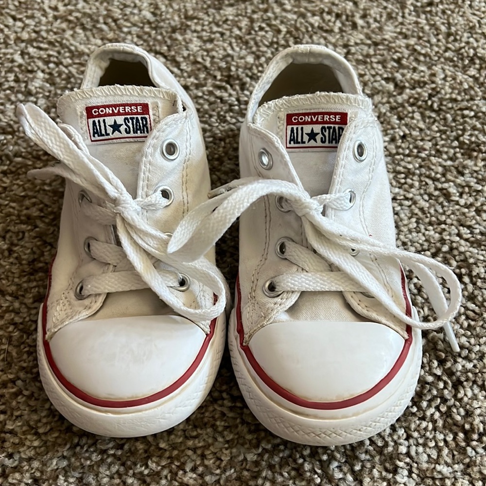 Toddler Converse White Chuck Taylor All Star Classic Size 9